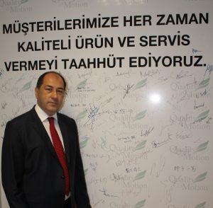 MITSUBISHI ELECTRIC'İN RENKLİ ETİKETLERİ ASANSÖRÜN GÜVENLİĞİNE İŞARET EDİYOR 4 1577687024 AG MELCO Genel M d r Yard mc s H seyin Avni Bezmez 2