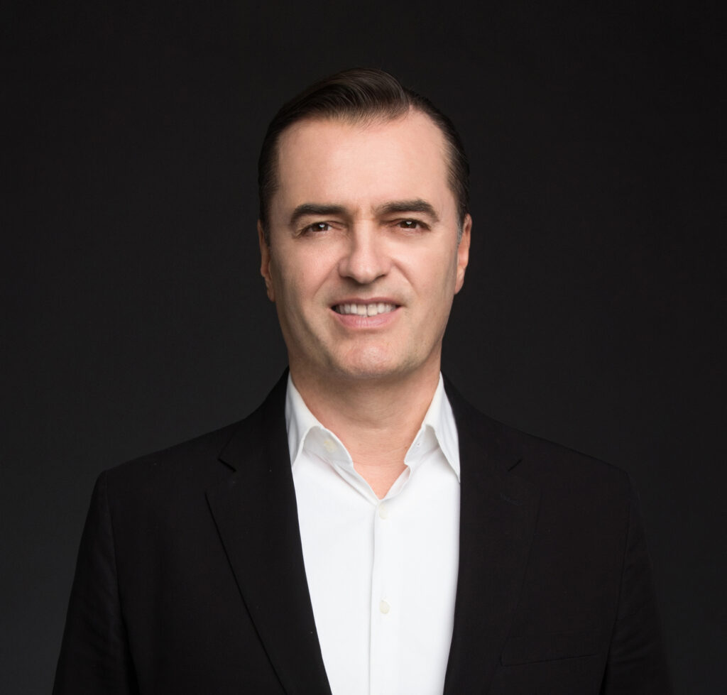 ZAHA HADID MİMARLIK: CAM SAĞLAM, DAYANIKLI VE İYİ BİR MALZEME 3 1593260270 Patrik Schumacher s Headshot Press Photo