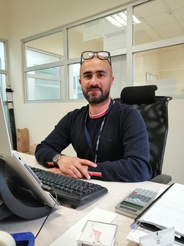 KRATOS MAKRO İLE GELENEKSEL ÇELİK HASIRA GÖRE ÇOK DAHA GÜÇLÜ PERFORMANS 3 Kordsa Ar Ge Proje Lideri Burak Erdal 1