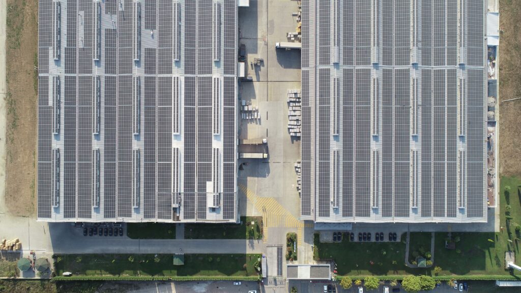 DAIKIN'İN "YEŞİL FABRİKA"SI KENDİ ENERJİSİNİ KENDİ ÜRETEREK ÇEVREYİ KORUYOR 4 Daikin GES 2