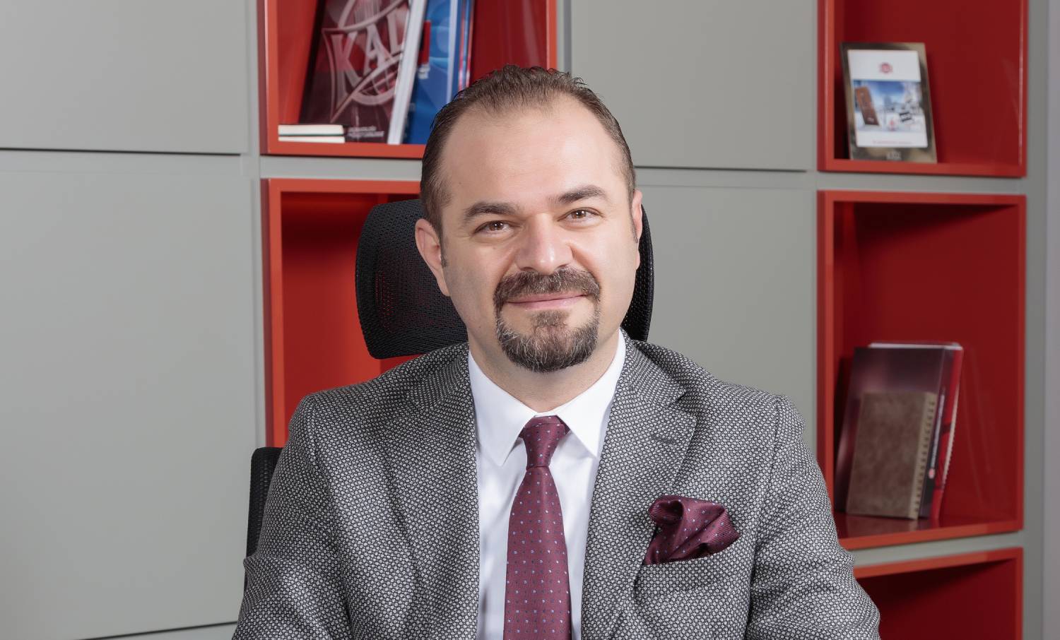 Kale Guvenlik Sistemleri Direktoru Melih Ike Insaat Dunyasi dergisi