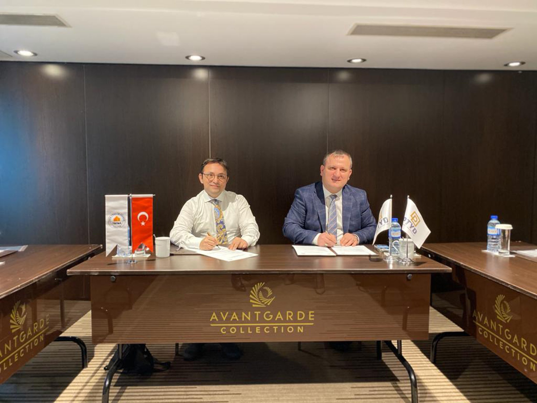 Tesis Yonetim Dernegi TRFMA Yonetim Kurulu Baskani Gokcenur Celebioglu Profesyonel Tesis Yoneticileri Dernegi PTYD Baskani Yahya Sagir 2