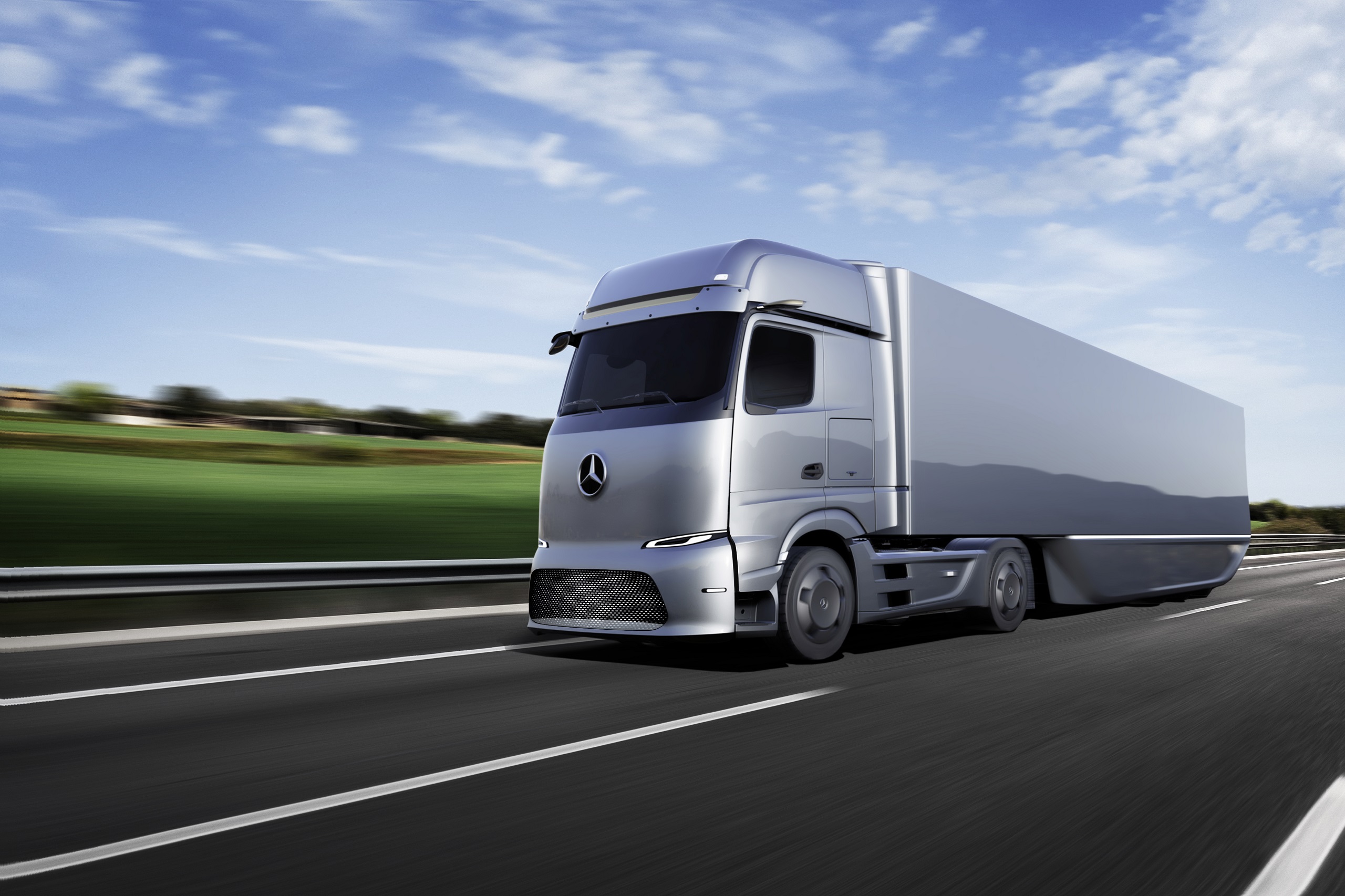 Mercedes Benz eActros LongHaul 01
