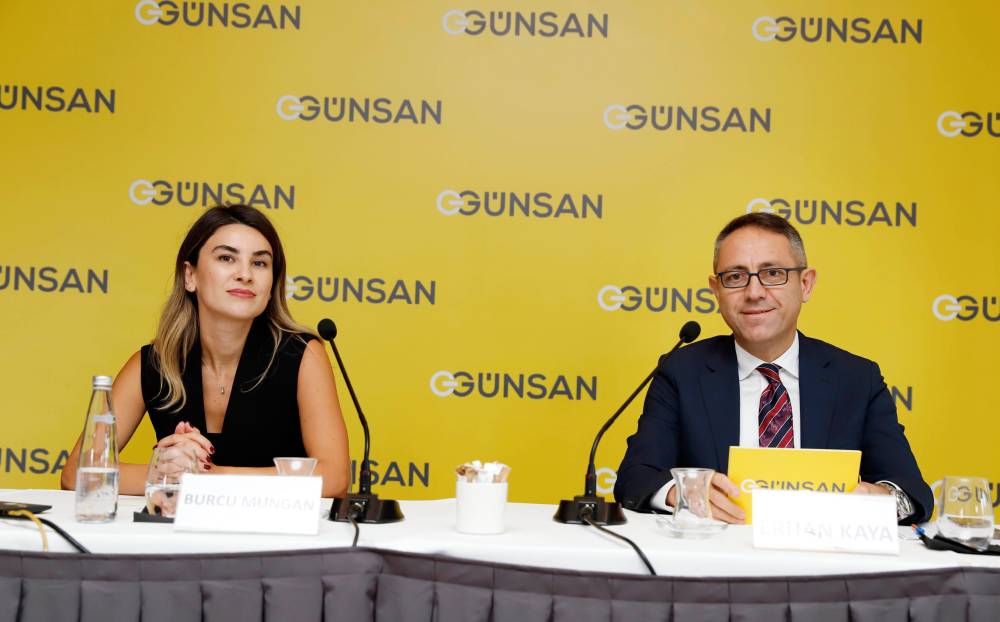 Gunsan Elektrik Pazarlama Direktoru Burcu Mungan ve Gunsan Elektrik Genel Muduru Erhan Kaya
