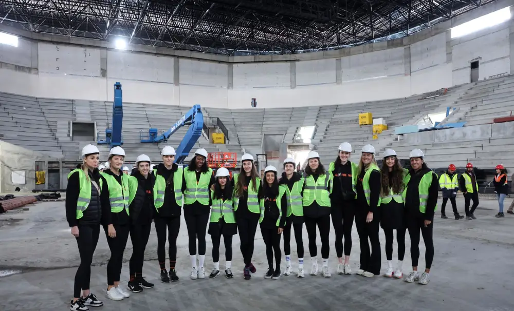 Eczacıbaşı Dynavitli sporculardan inşaat ziyareti 5 Eczacibasi3