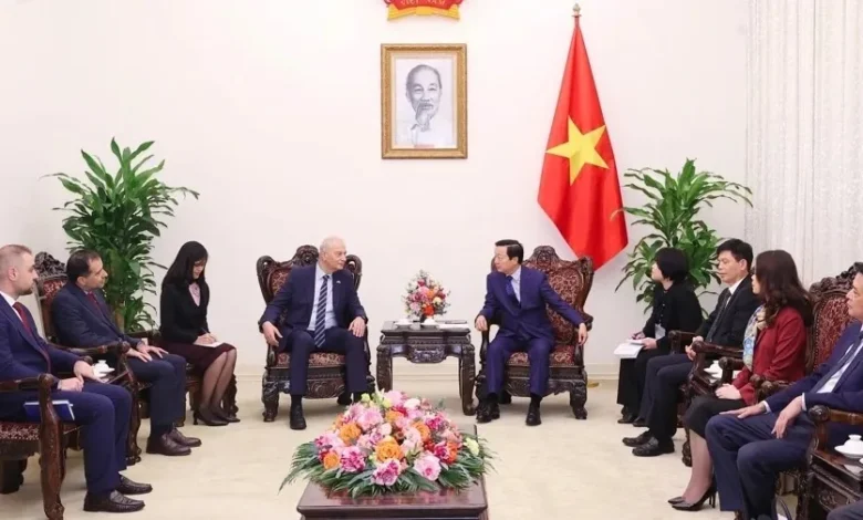 IC Holding Yonetim Kurulu Uyesi Reha Denemec ve Vietnam Basbakan Yardimcisi Tran Hong Ha