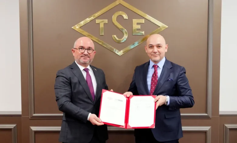 Turk Standardlari Enstitusu TSE Baskani Mahmut Sami Sahin ve JENDER Baskani Ridvan Ozer