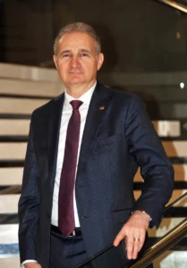 Form Şirketler Grubu, 60 yıllık başarı hikayesini tüm çalışanları ile kutladı 4 Tunc Korun 1