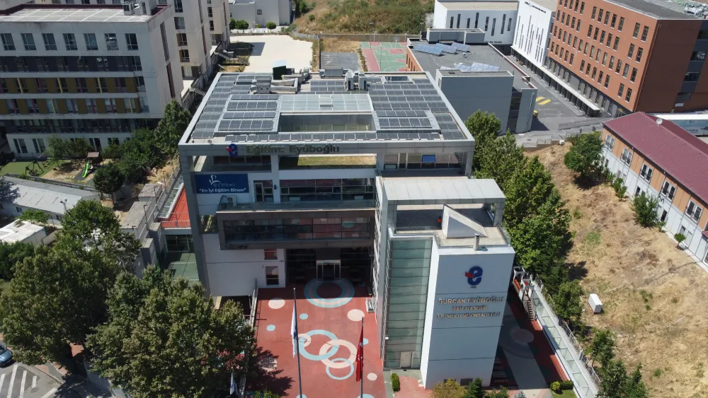 Siemens Türkiye, Eyüboğlu Eğitim Kurumları’na yaptığı enerji verimliliği projesini tamamladı 4 Ey bo lu Okullar Bur ak Kamp s 0264