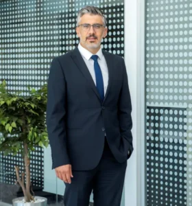 Şişecam’da iki önemli atama 5 Hakan Copur