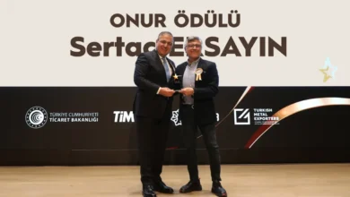 Soldan Saga Cetin Tecdelioglu ve Sertac Ersayin