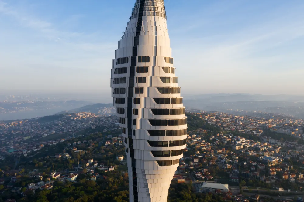 Türkiye’nin saygın mimarları İnşaat Dünyası Dergisi’ne konuşuyor: Melike Altınışık 7 MAA CAMLICATower A ©NAARO 01
