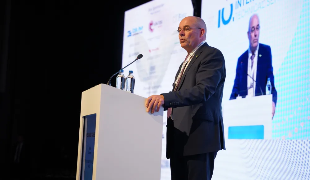 TÜRKÇİMENTO 18. Uluslararası Teknik Seminer ve Sergisi Antalya’da yapıldı 6 Azerbaycan C imento U reticileri Birlig i Bas kan Henning Sasse 1