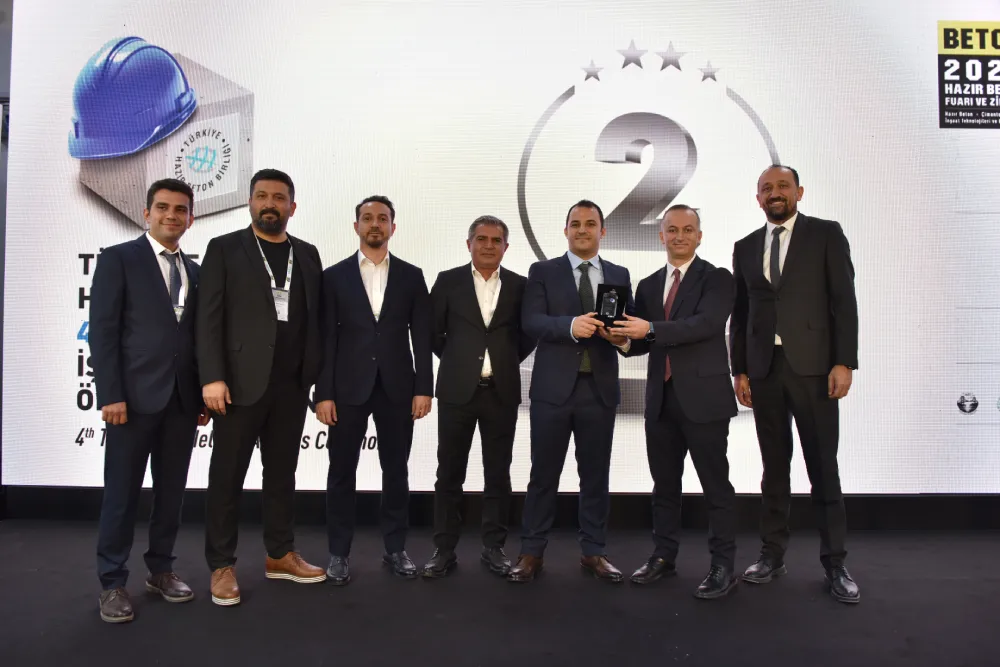 THBB, İş Sağlığı ve Güvenliğinde öne çıkan tesisleri ödüllendirdi 4 THBB 4. MAVI BARET IS GsVENLIGI ™DsLLERI IKINCILIK ™DsLs EIMSA ADAPAZARI HAZIR BETON TESISI 111747863