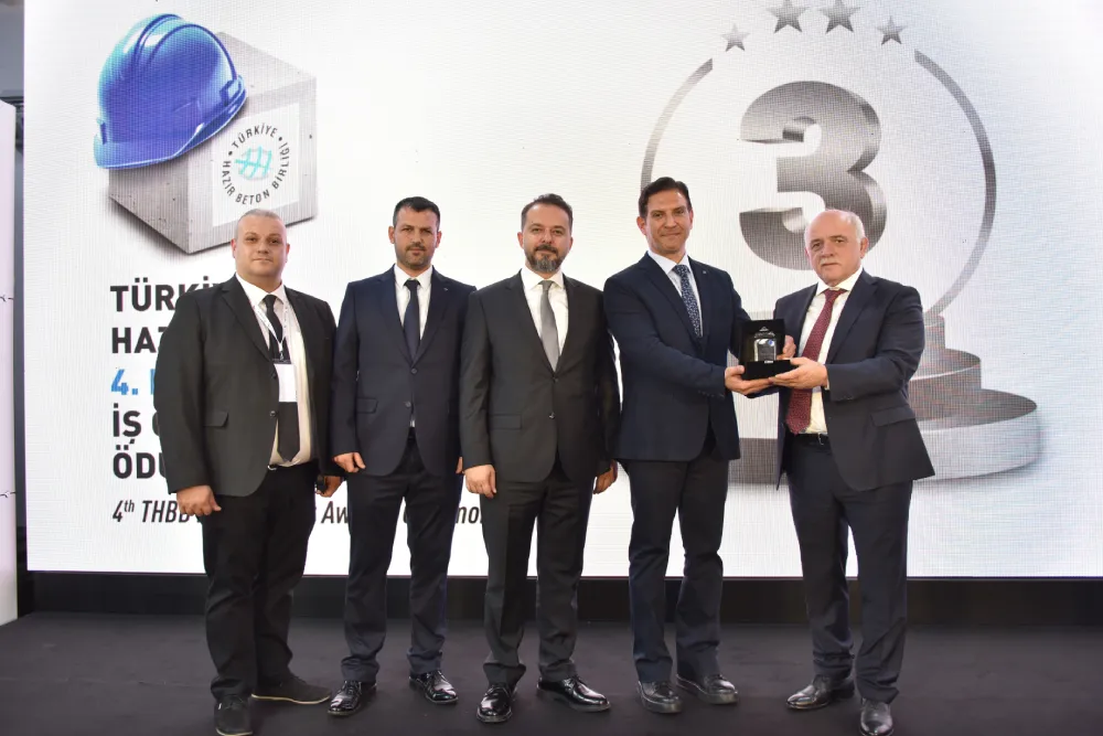 THBB, İş Sağlığı ve Güvenliğinde öne çıkan tesisleri ödüllendirdi 5 THBB 4. MAVI BARET IS GsVENLIGI ™DsLLERI sEsNCsLsK EIMBETON ALIAGA HAZIR BETON TESISI 111749569