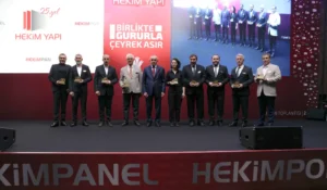Hekim Yapı çeyrek asırlık gururlu yolculuğunu iş ortaklarıyla kutladı 6 Hekim Yapi1