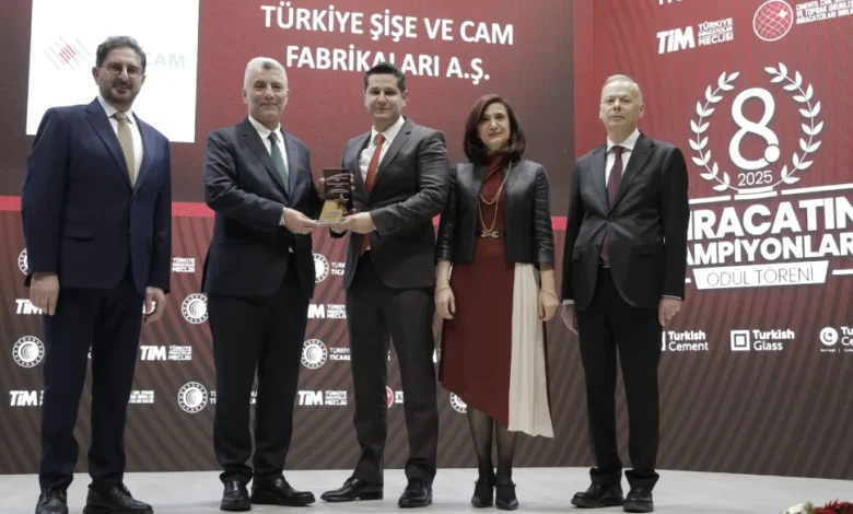 Şişecam ihracat şampiyonluğunu 3 ödülle tescilledi 1 Sisecam ihracat