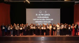 Akçansa’ya sosyal sorumluluk ve yenilikçi ürün alanlarında çifte ödül 4 Akcansa odul1