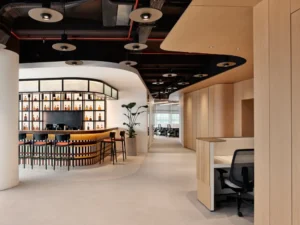 Türkiye’nin saygın mimarları İnşaat Dünyası Dergisi’ne konuşuyor: Jeyan Ülkü 9 JUA Brown Forman Ofisleri