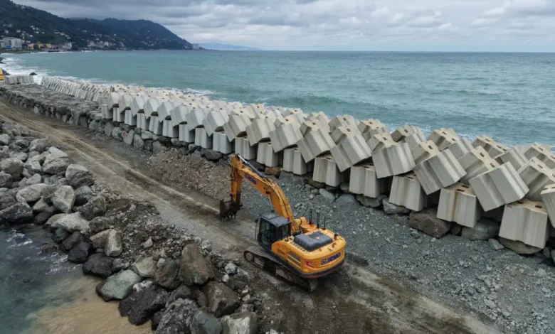 XCMG ekskavatörleri Karadeniz’in farklı sahalarında çalışıyor 1 XCMG XE330E Paletli Ekskavator Rize Cayeli